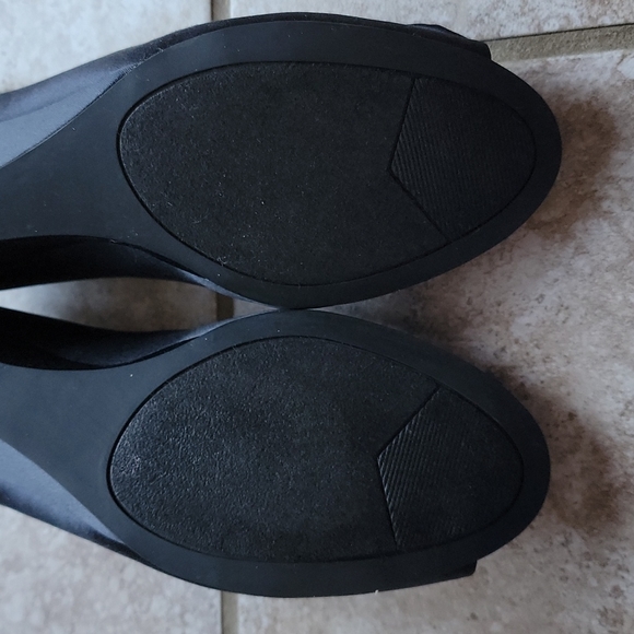Platinum BP Wedge Black Dress Heels - Picture 5 of 8